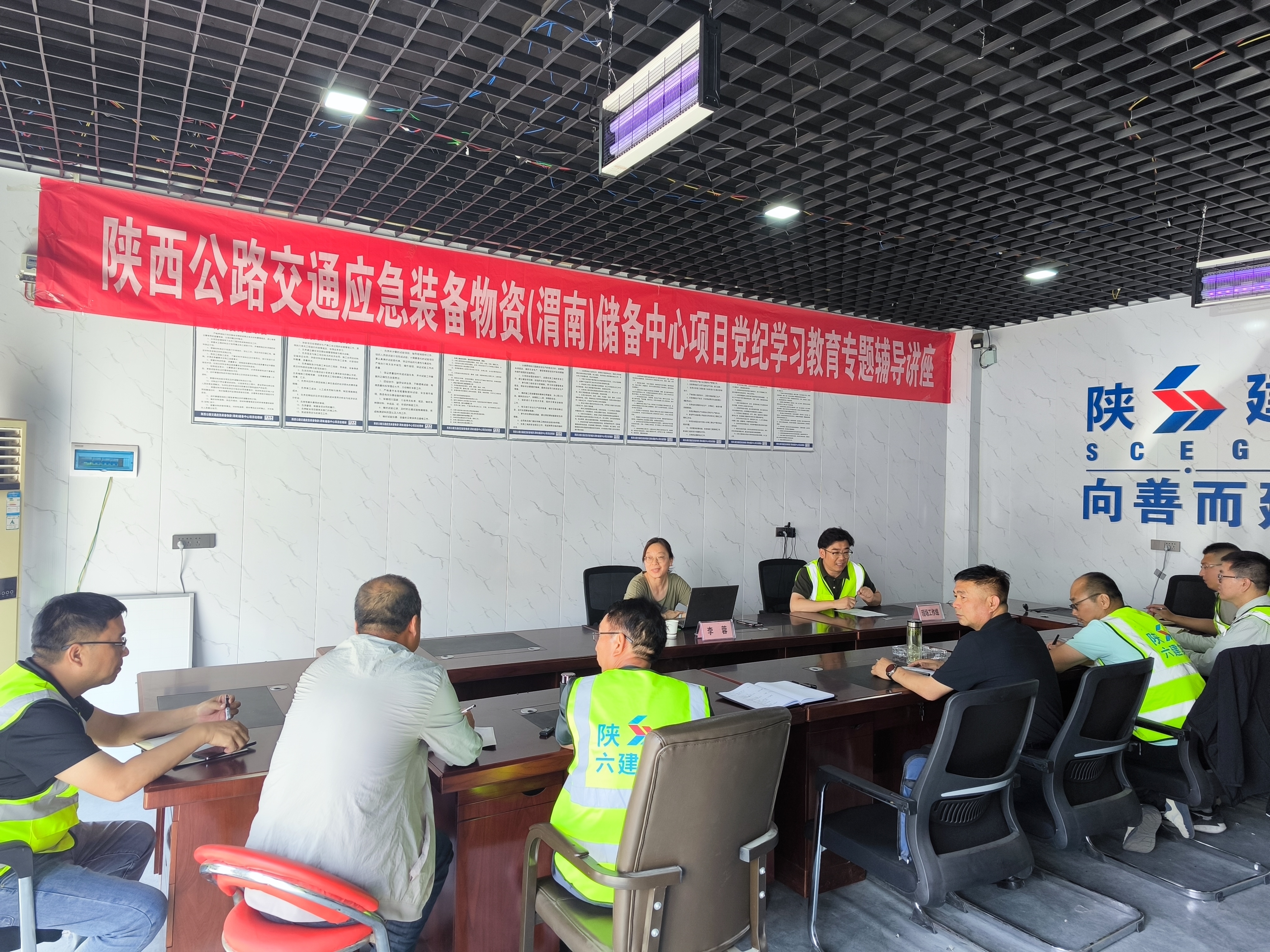 d19c60edc25f0e8dedae07bfc75c1cfc.jpg